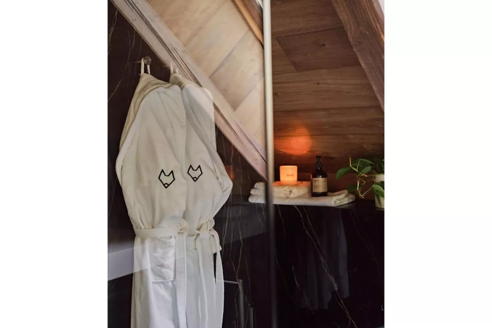 Chalet de luxe jacuzzi et sauna au Lac de Bohinj-Badezimmer