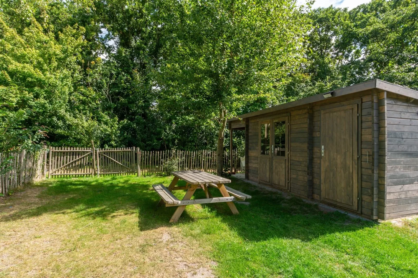 Duinland 126 Kleine Mia-Gardens in summer