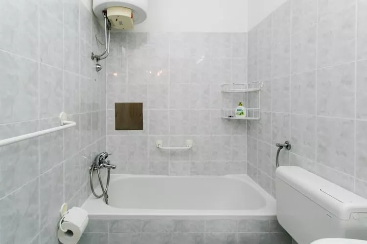 Apartment Vukoja - One-Bedroom Apartment with Balcony-Badezimmer