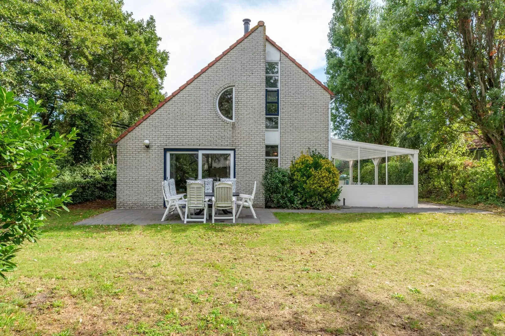 Ooghduyne 75-Jardins en été