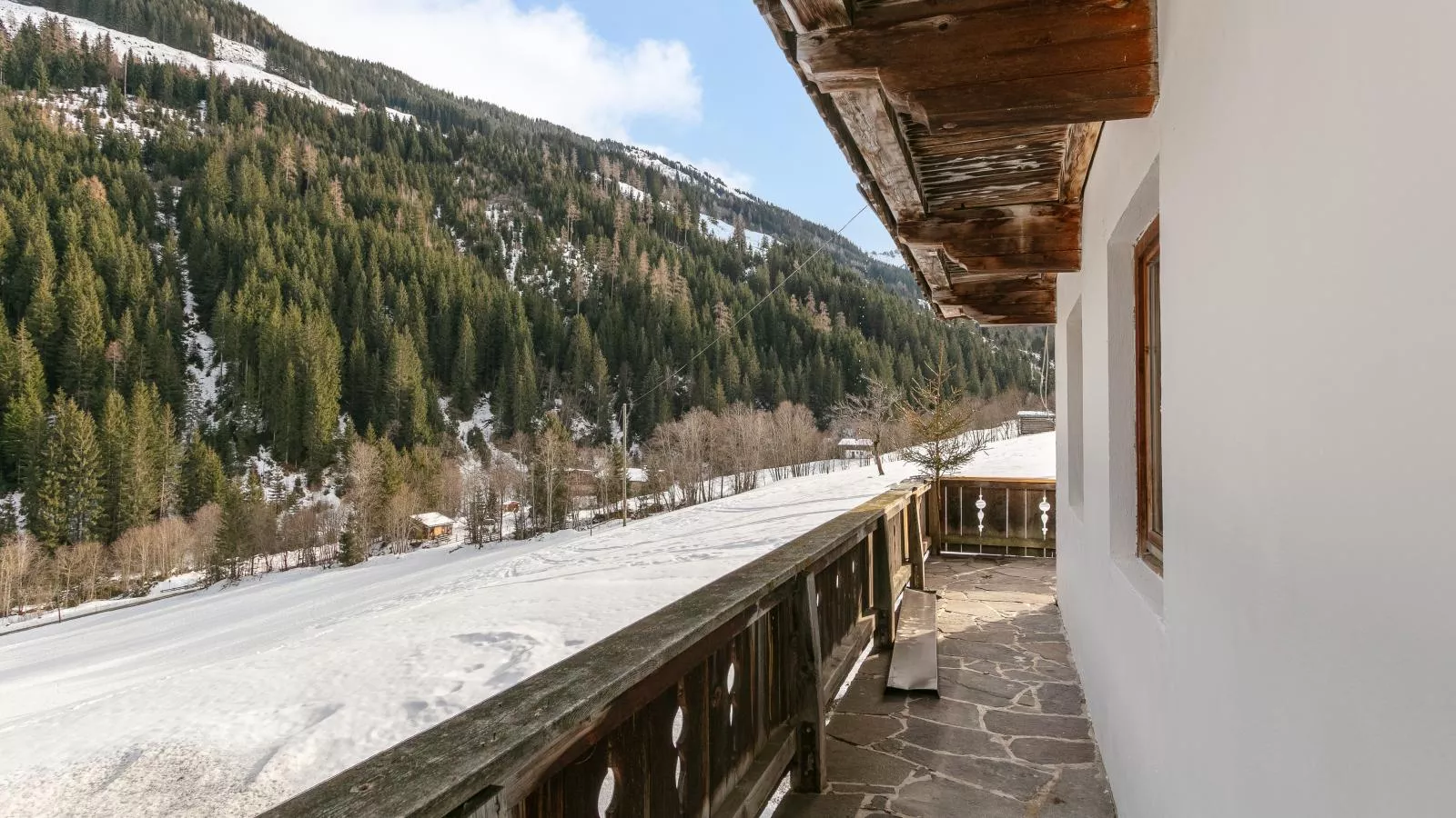 Hacklerhof Top 1 - View in winter