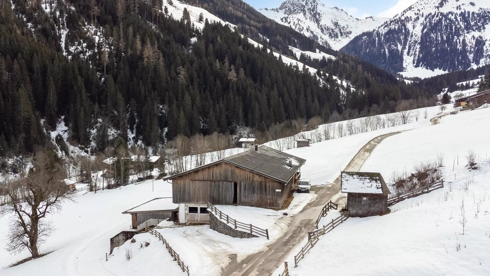 Hacklerhof Top 1 - Exterior in winter