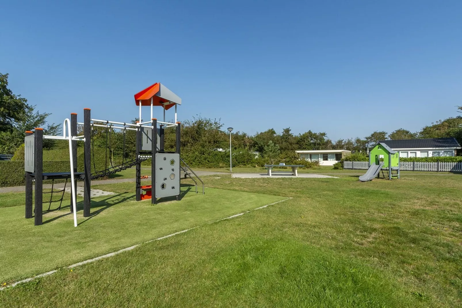 Garnekuul 90-Gardens in summer