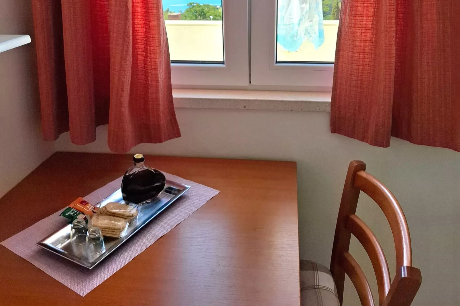 Guest House Old Town View- One Bedroom Apartment (2 Adults)-Wohnzimmer