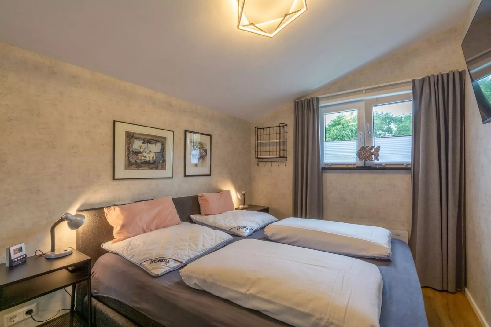 Garnekuul 49-Bedroom