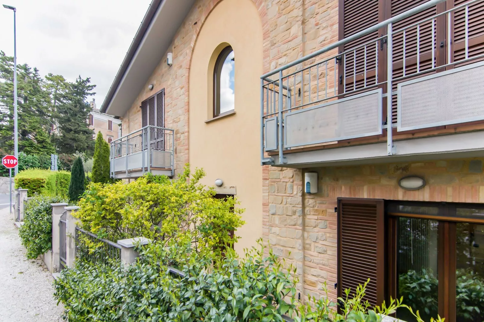 Rose di Fratta 1-2-4-Exterior summer