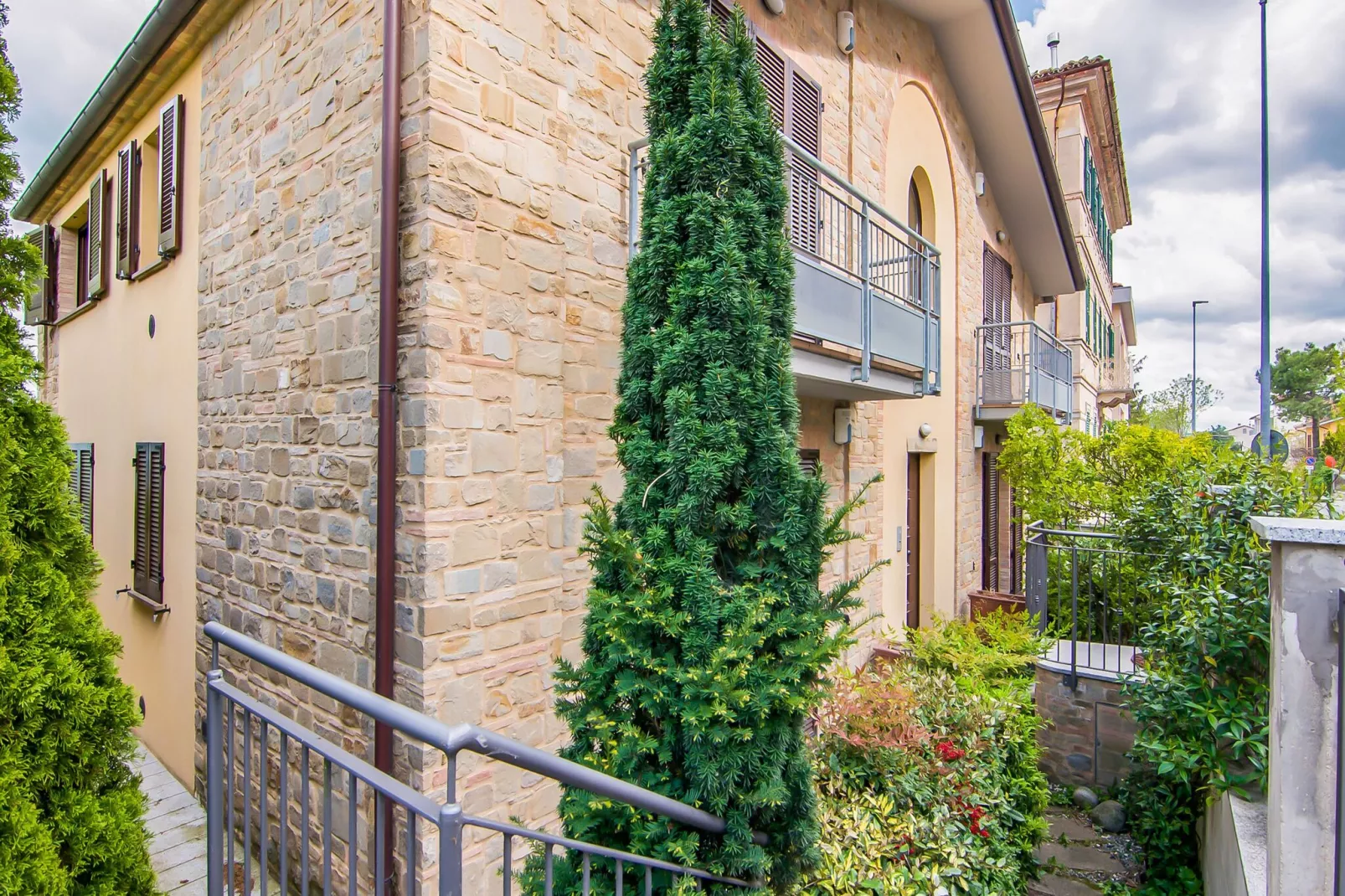 Rose di Fratta 1-2-4-Exterior summer