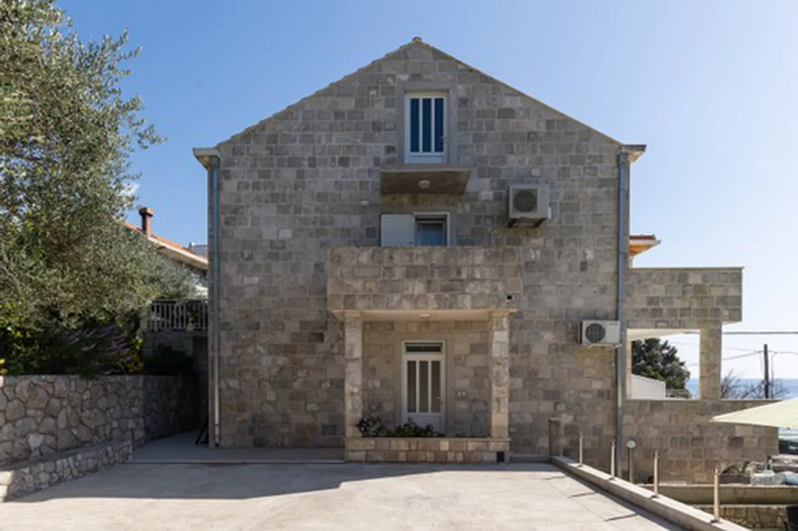 House Rašica - One Bedroom Apartment with Terrace and Sea view (3)-Ausstattung