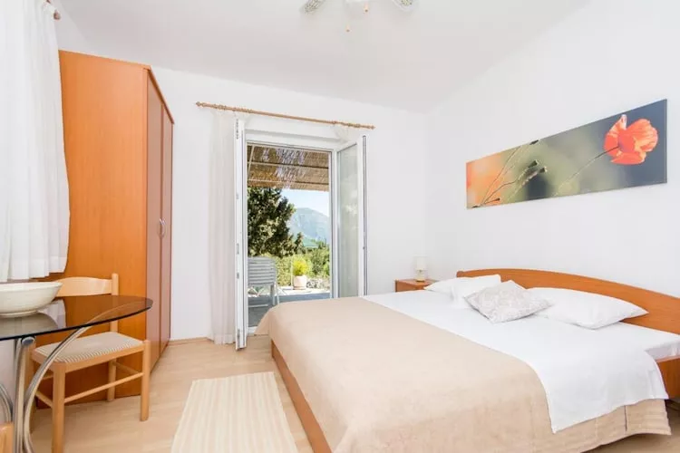 Apartments & Rooms Jokovic-Double Room with Terrace and Partial Sea View (SOBA 4)