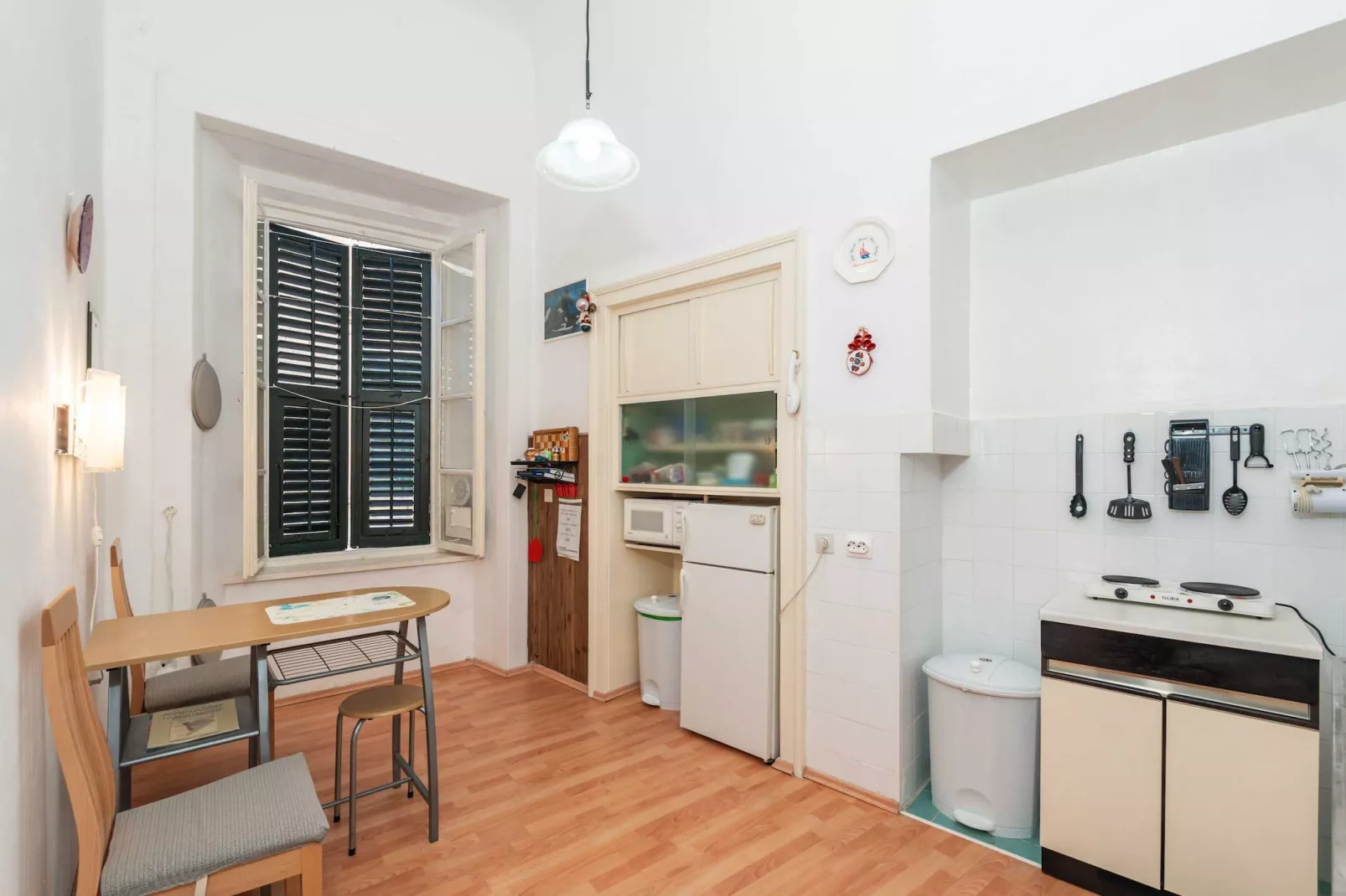 Two Stars Two Beds Downtown Apartment - One-Bedroom Apartment