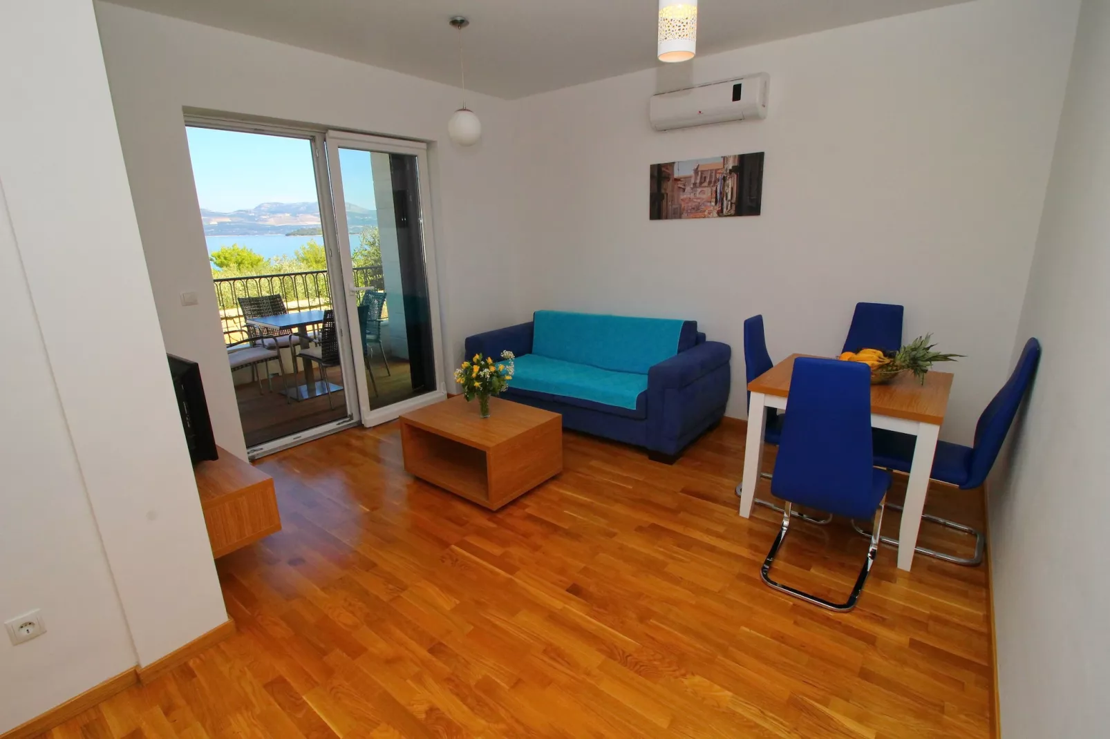 Apartments Kula - One-Bedroom Apartment with Terrace and Sea View-B1