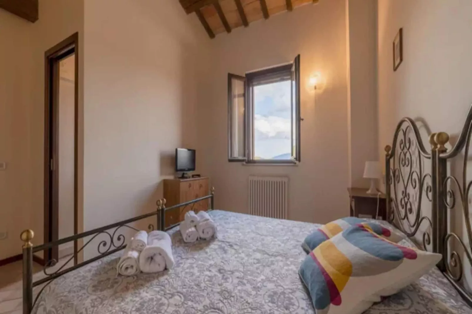 Contadino P1-Bedroom