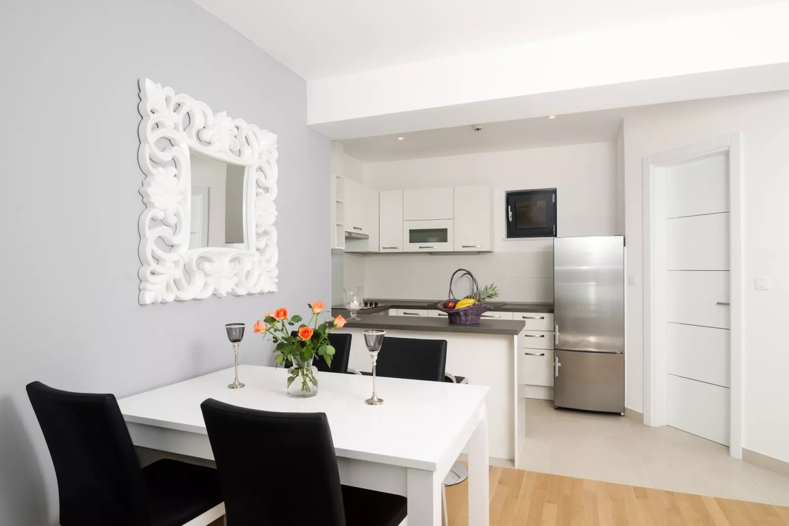 Apartment Atlant - One Bedroom Apartment with Balcony and Side Sea View