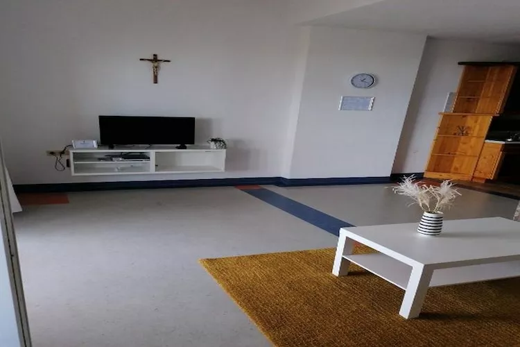 House Panorama - One Bedroom Apartment with Balcony and Sea View (Panoramahaus)