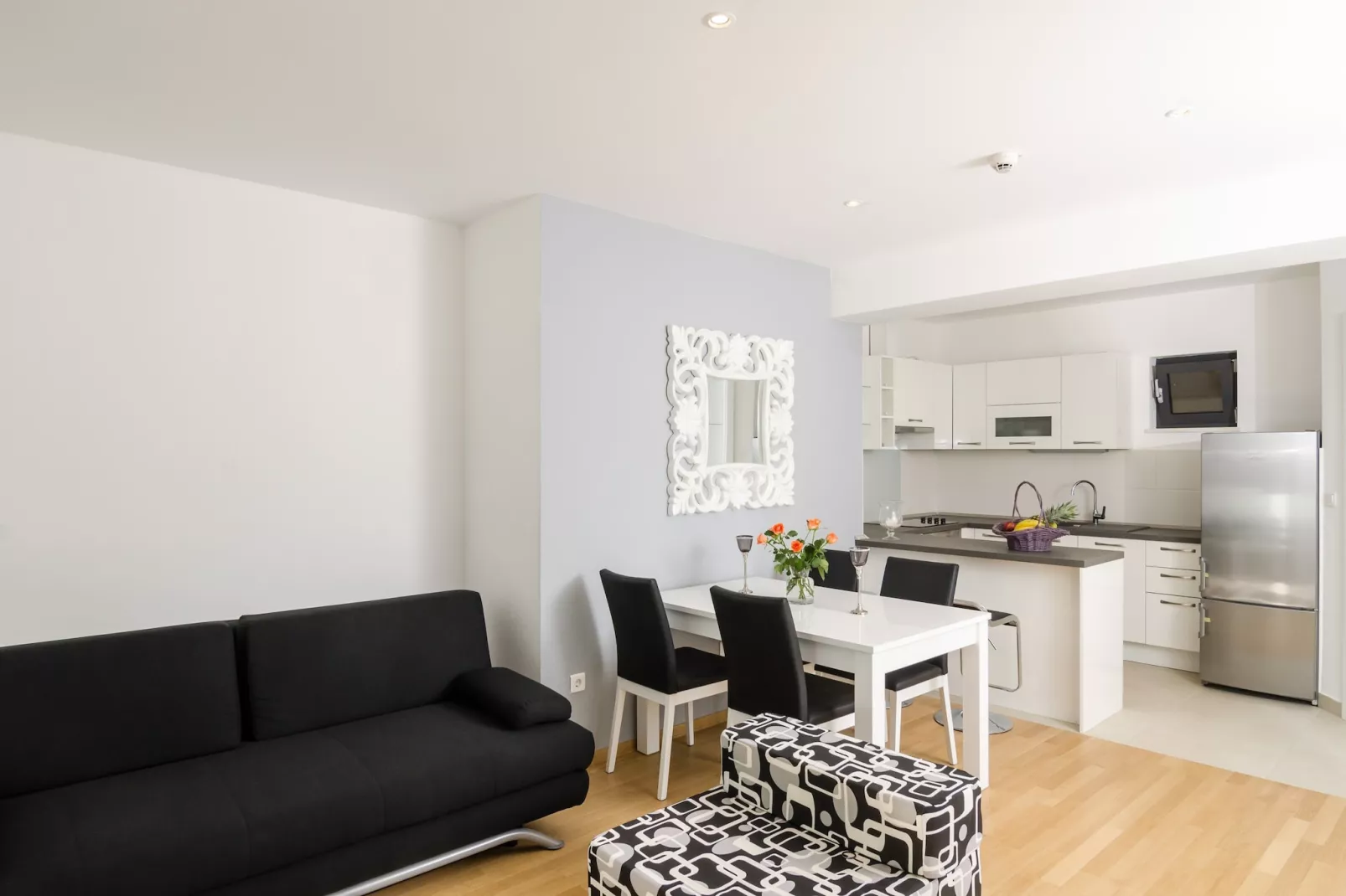 Apartment Atlant - One Bedroom Apartment with Balcony and Side Sea View-Living room