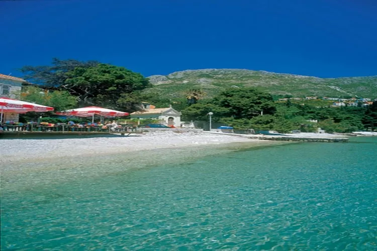 Apartments & Rooms Jokovic-Double Room with Terrace and Partial Sea View (SOBA 4)-Ambiente