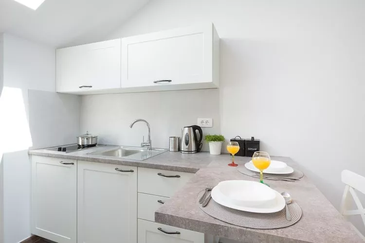 Apartments Horizon - Deluxe Studio with  Balcony and Sea View-Kitchen