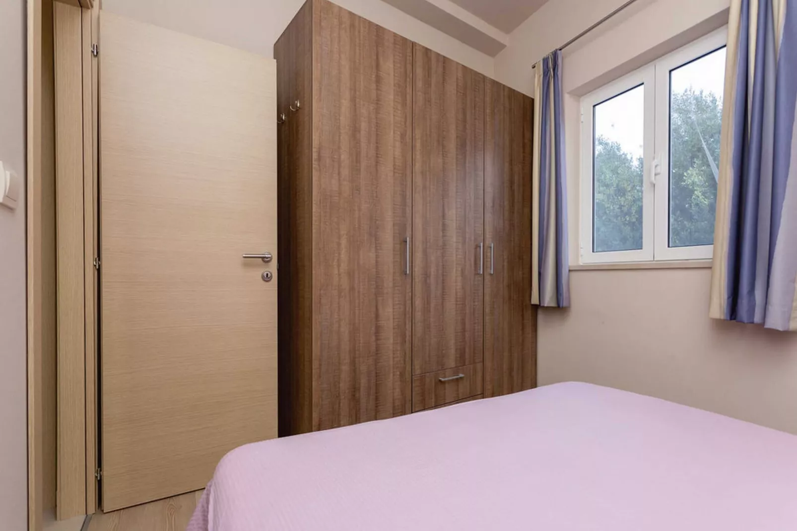 Apartments Ankora - One bedroom apartment with terrace and sea view-Bedroom