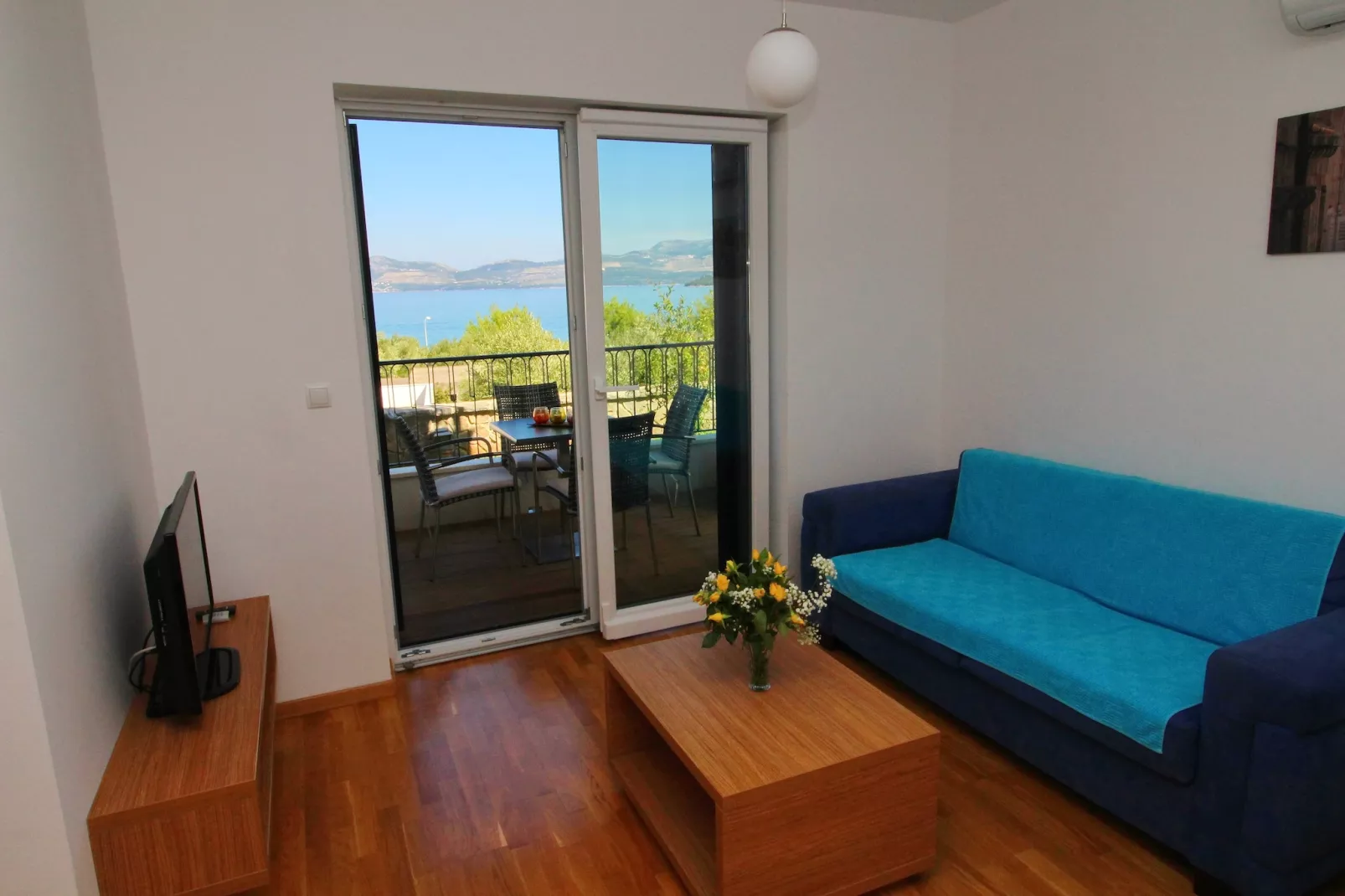 Apartments Kula - One-Bedroom Apartment with Terrace and Sea View-B1-Living room