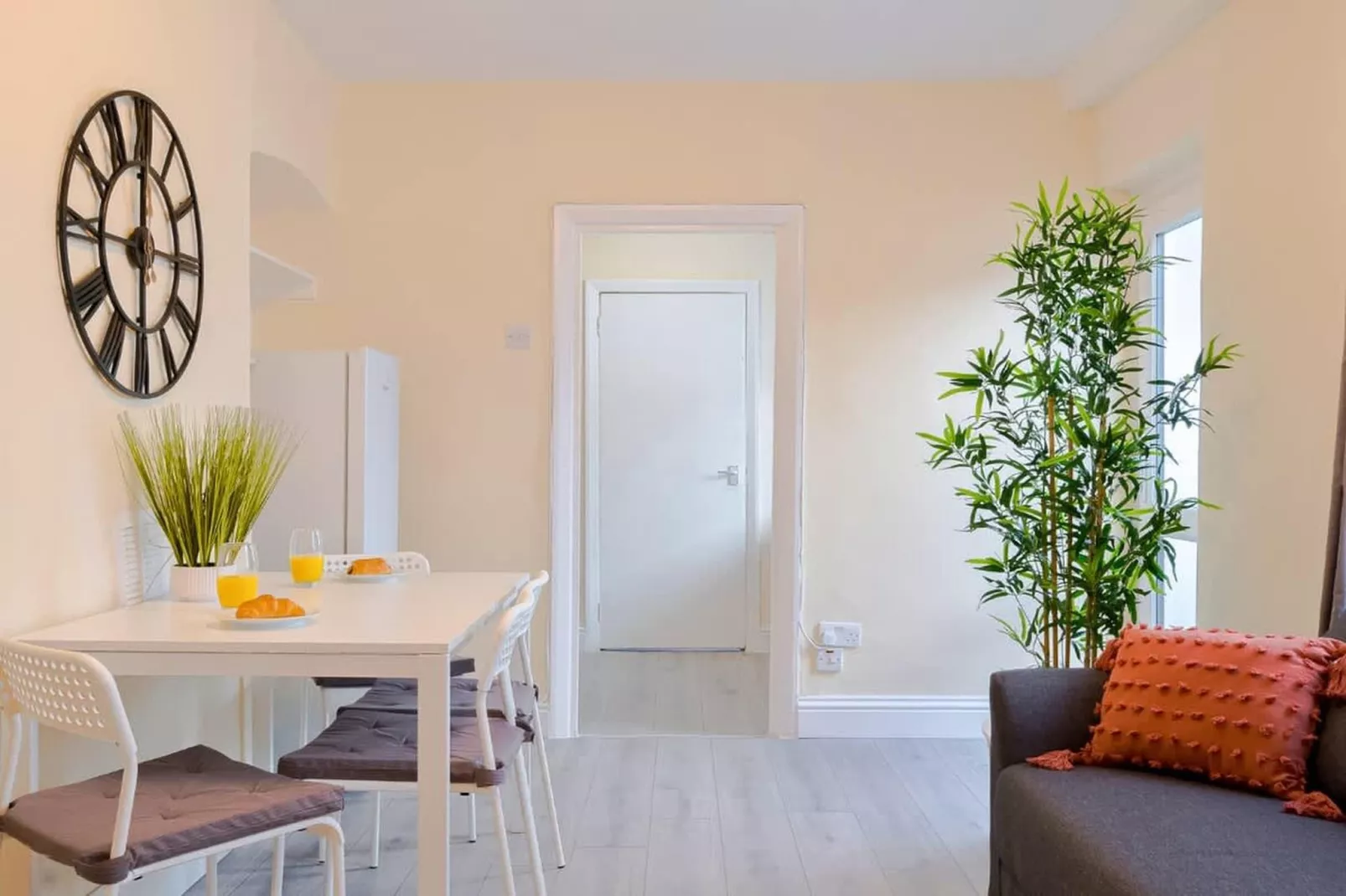 SE21 Martell Rd 46-Esszimmer