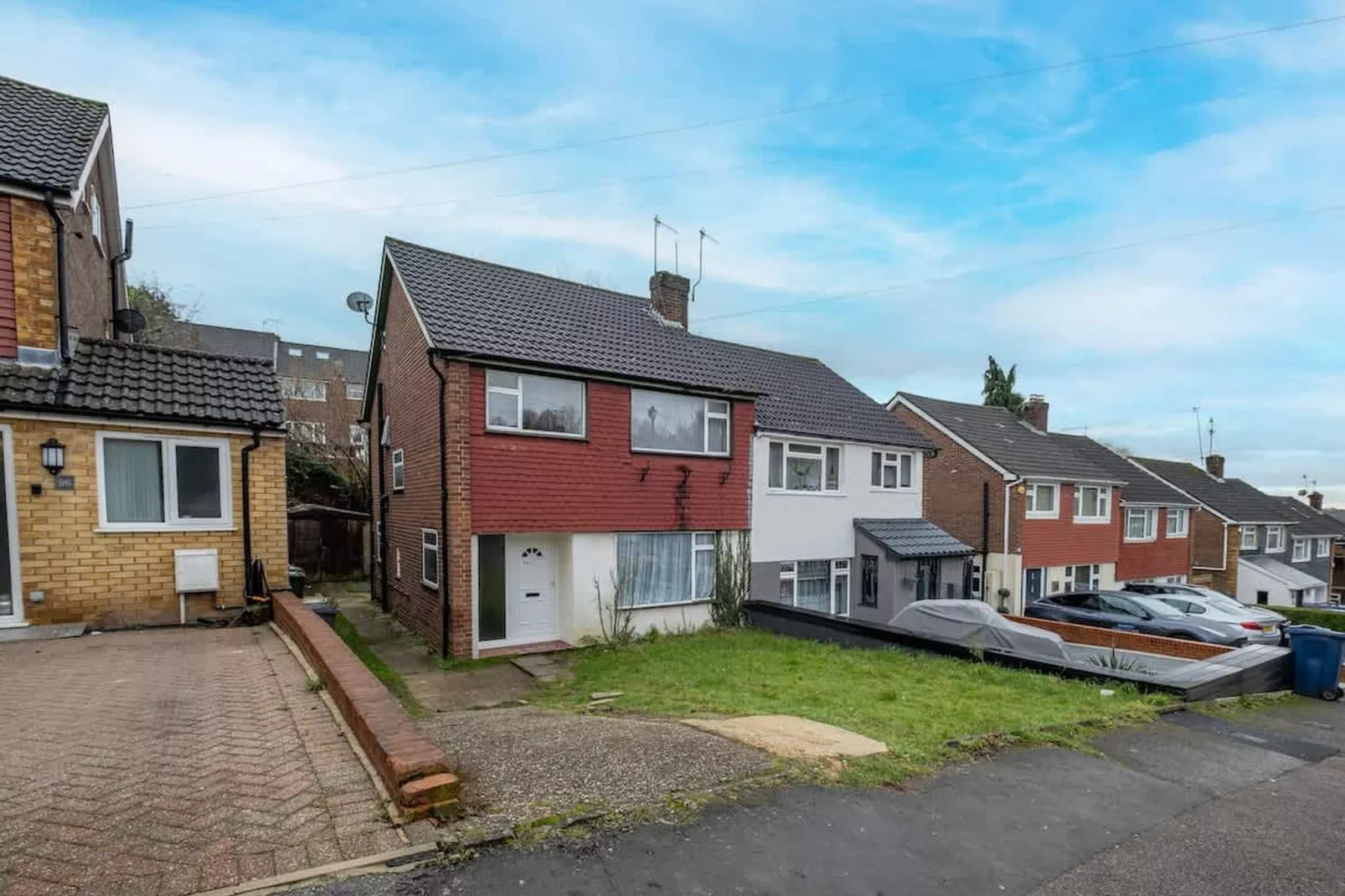 HP13 Arnison 94-Exterior in summer