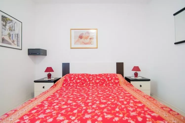 Apartments Paco - Two-Bedroom Apartment with Terrace and Sea View A2 (ST)-Schlafzimmer