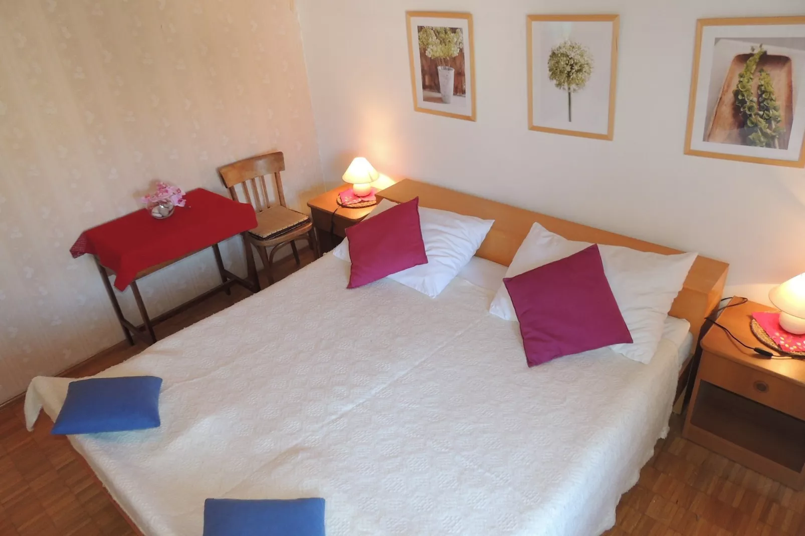 Villa Hortenzia -  Three-Bedroom Apartment with Terrace and Sea View-Schlafzimmer