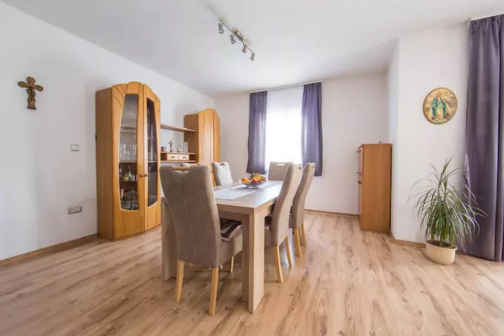 Holiday Home J&D No.3-Six Bedroom House  with Pool-Salle à manger