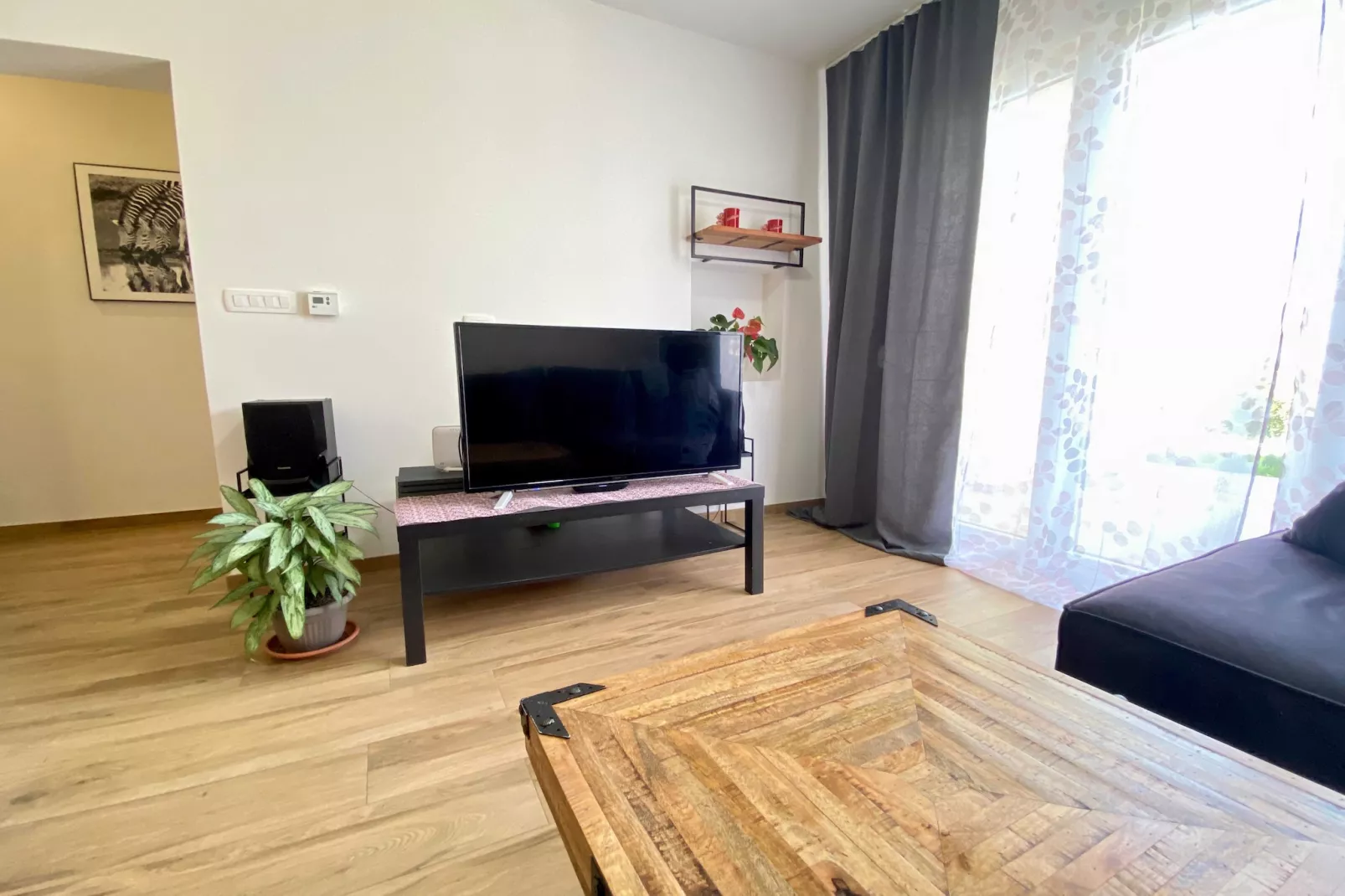 VERT Apartment - Two Bedroom Apartment with Terrace-Living room