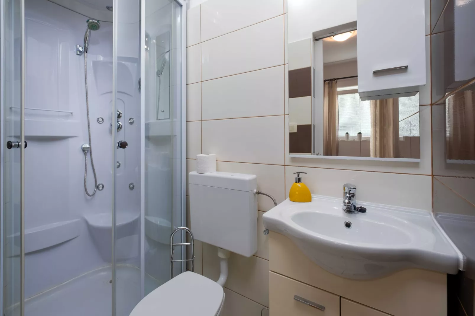 Apartments Botica- Double Room-Bathroom