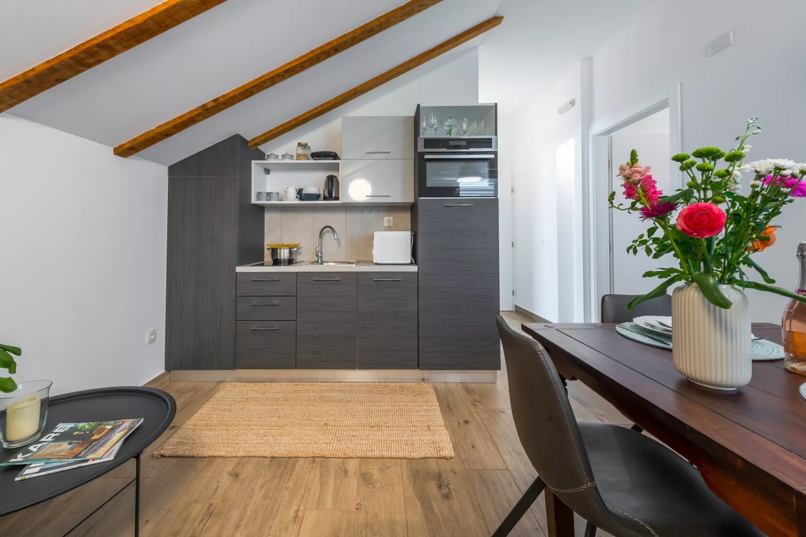 Apartments Terra - One Bedroom Apartment with Balcony and Garden View (MALI)-Kitchen