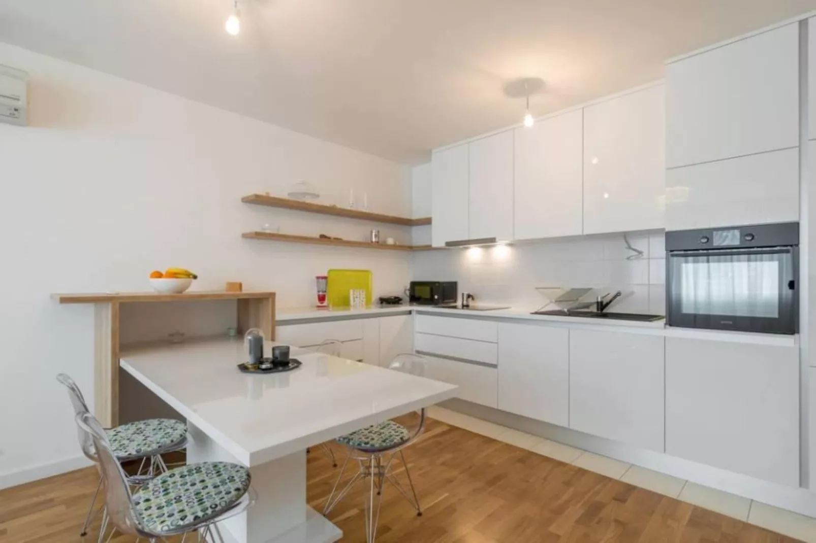 Apartment White Gardenia (ST) - One Bedroom Apartment with Balcony-Dining room