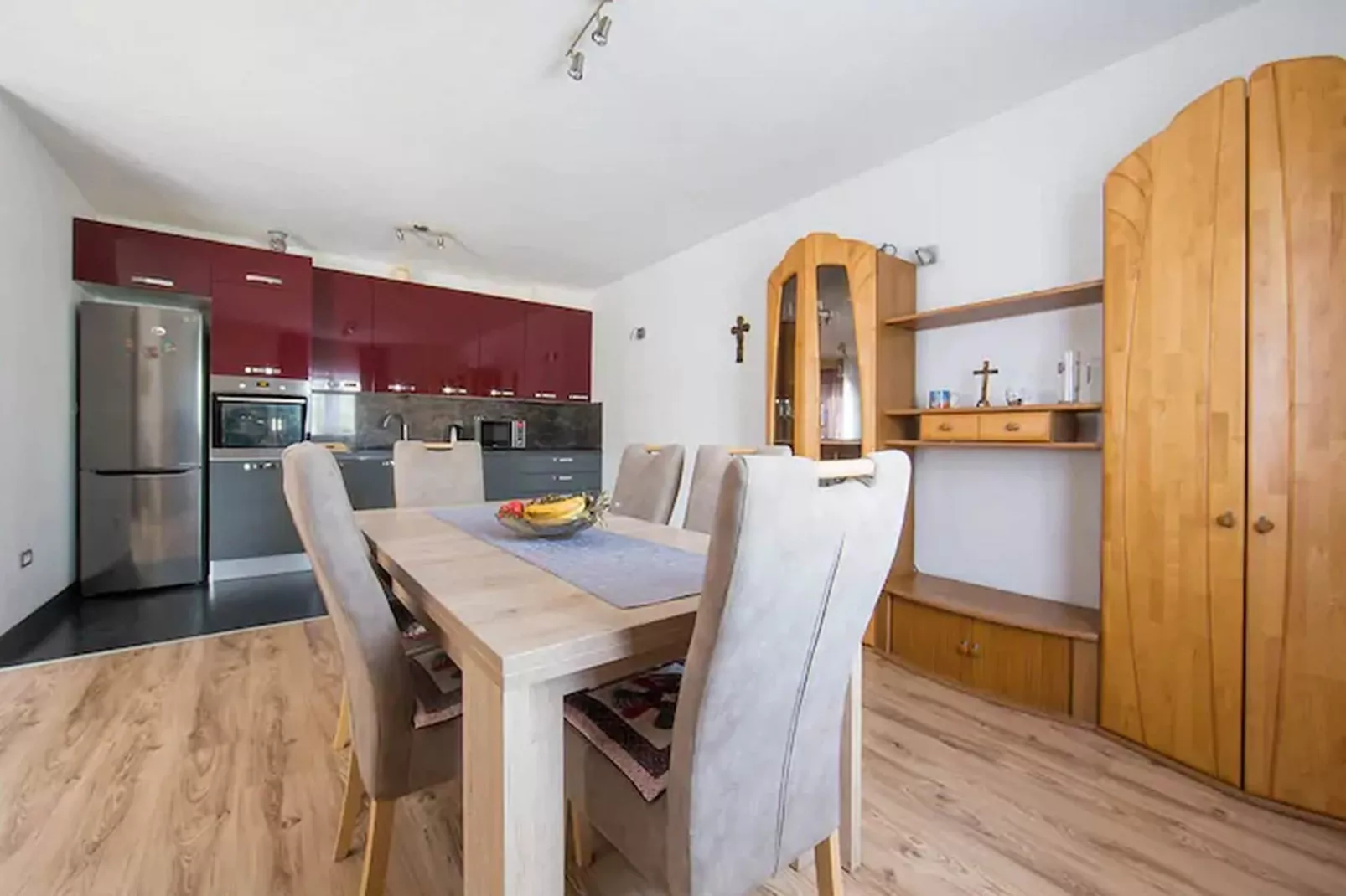 Holiday Home J&D No.3-Six Bedroom House  with Pool-Cuisine