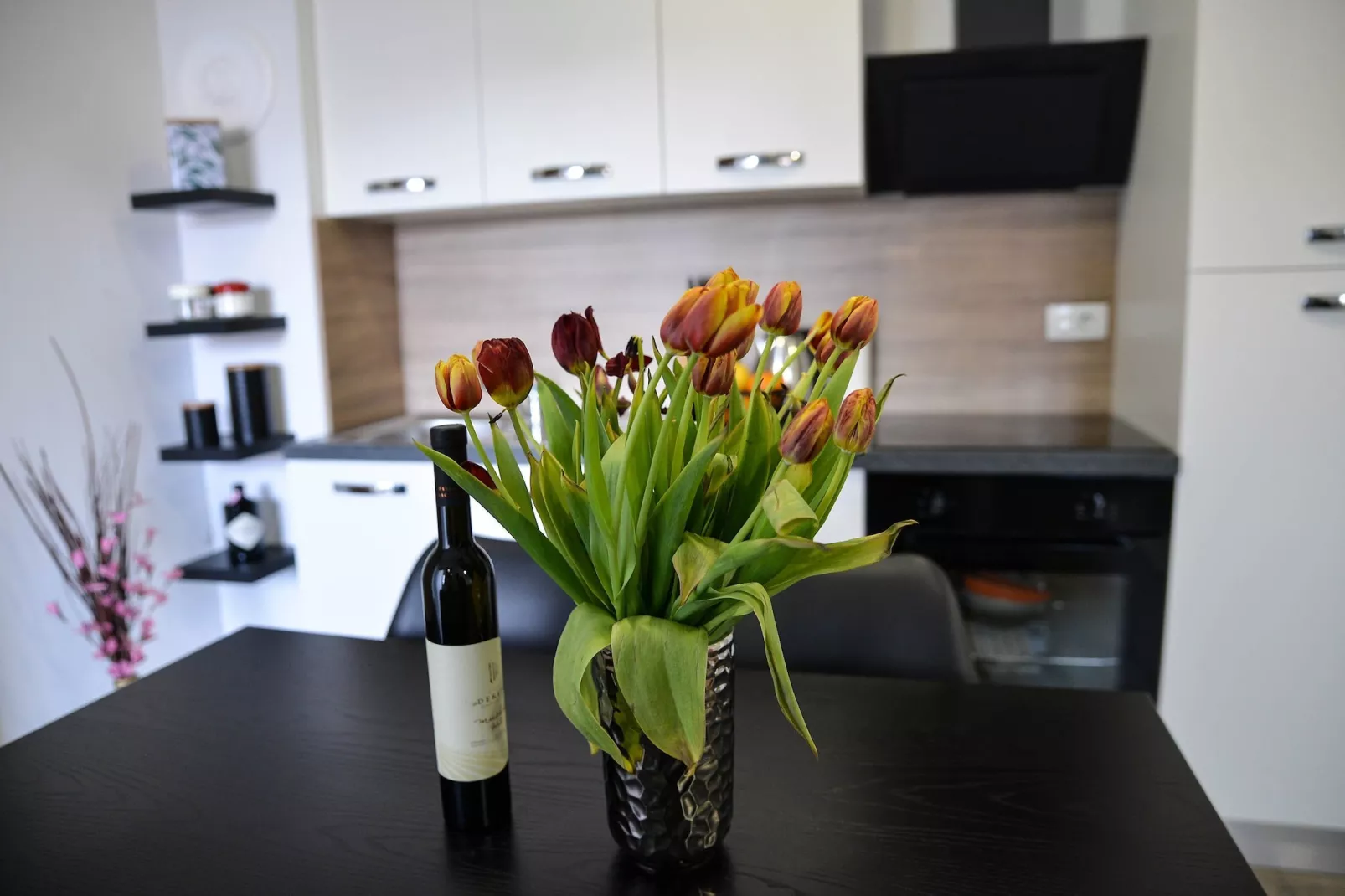 Apartment Nicole - One Bedroom Apartment with Balcony-Salle à manger