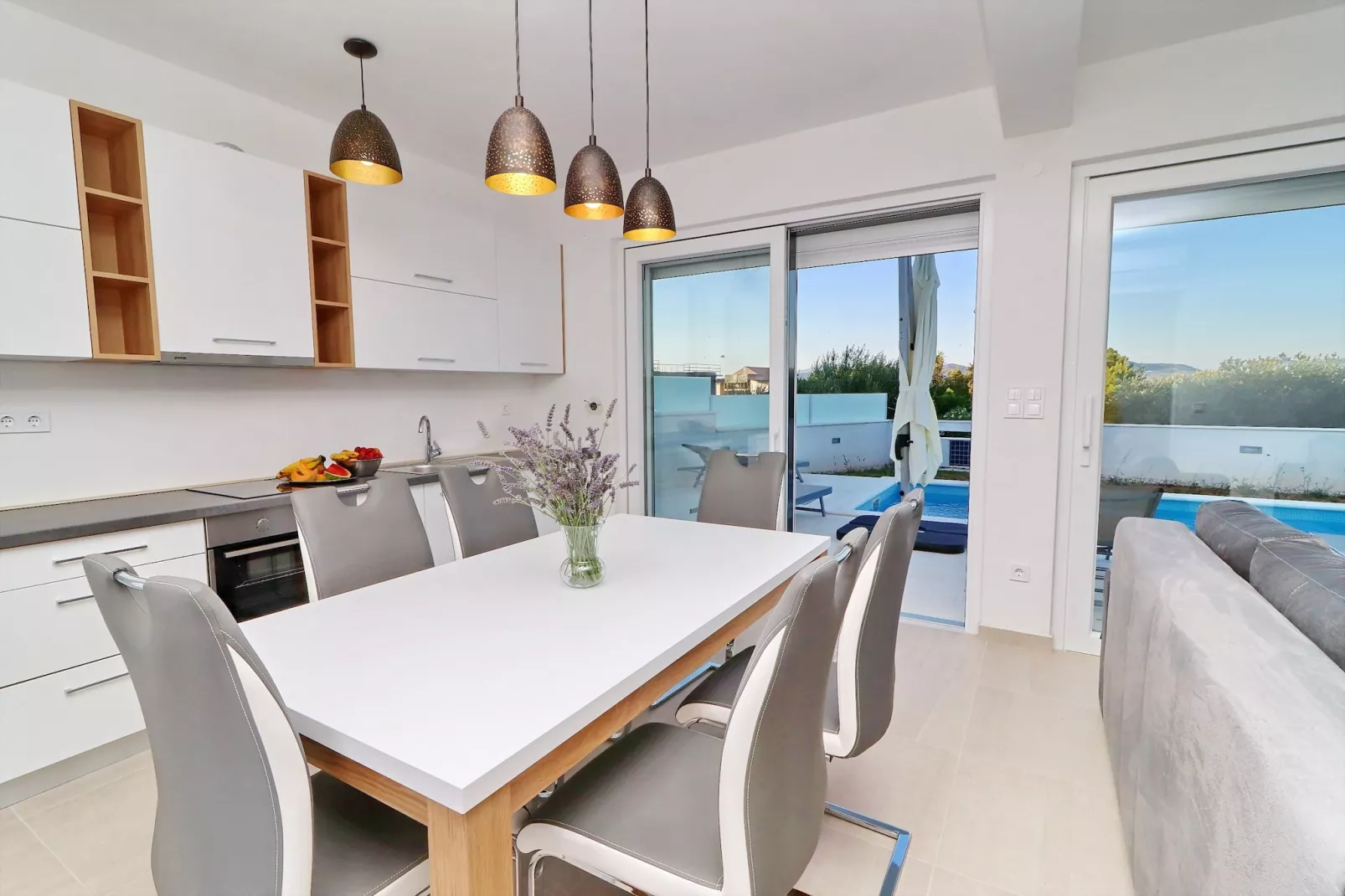 Villa E & D  - Four Bedroom Villa with Pool and Patio - Villa E-Dining room