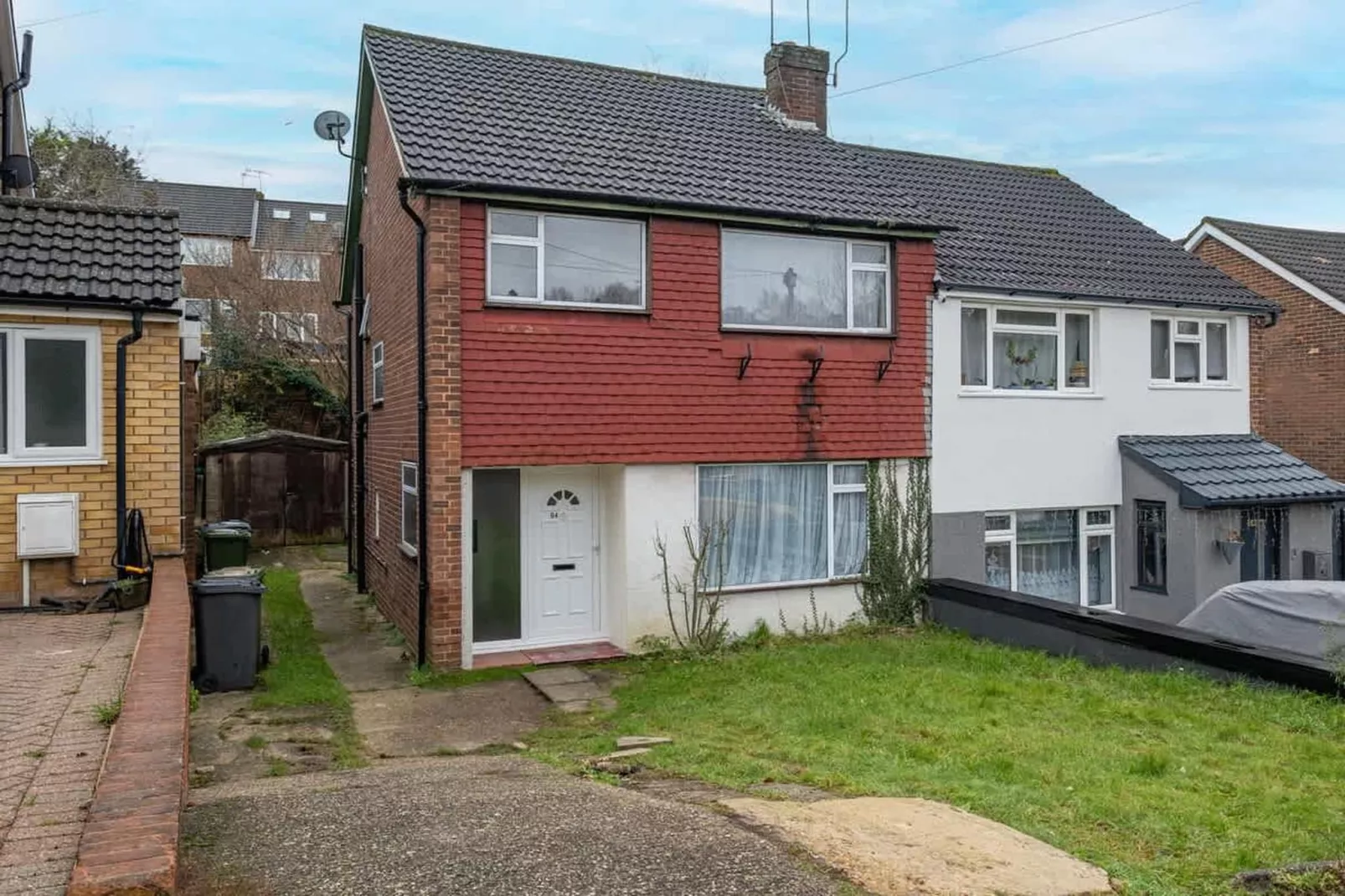 HP13 Arnison 94-Exterior in summer