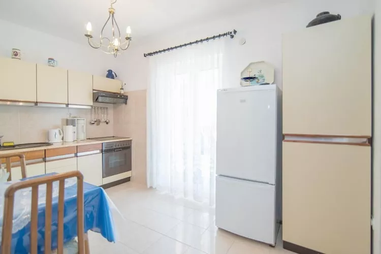 Apartments Paco - Superior Two-Bedroom Apartment with Terrace and Sea View A1 (ST)-Küche