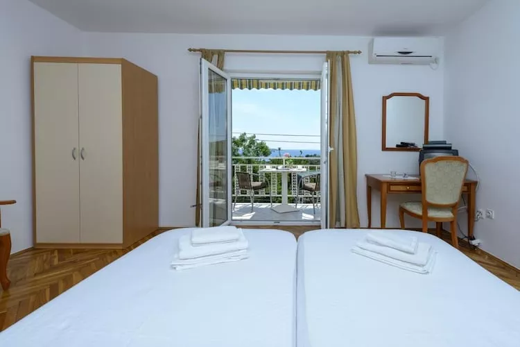 Apartments Botica- Double Room with Balcony and Sea View-Indoor