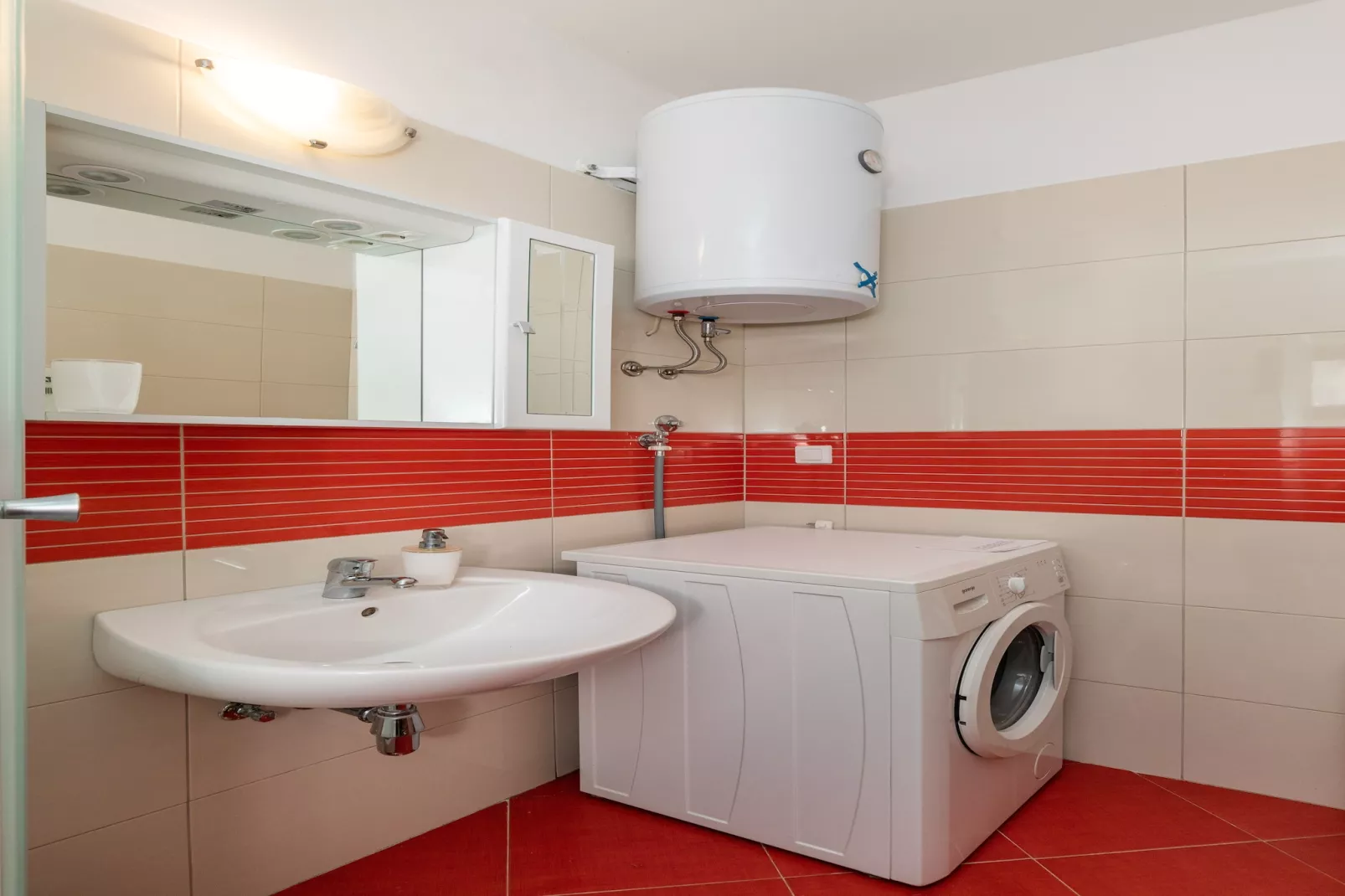 Apartments Franka - One Bedroom Apartment with Terrace and Garden View (A2+1)-Bathroom