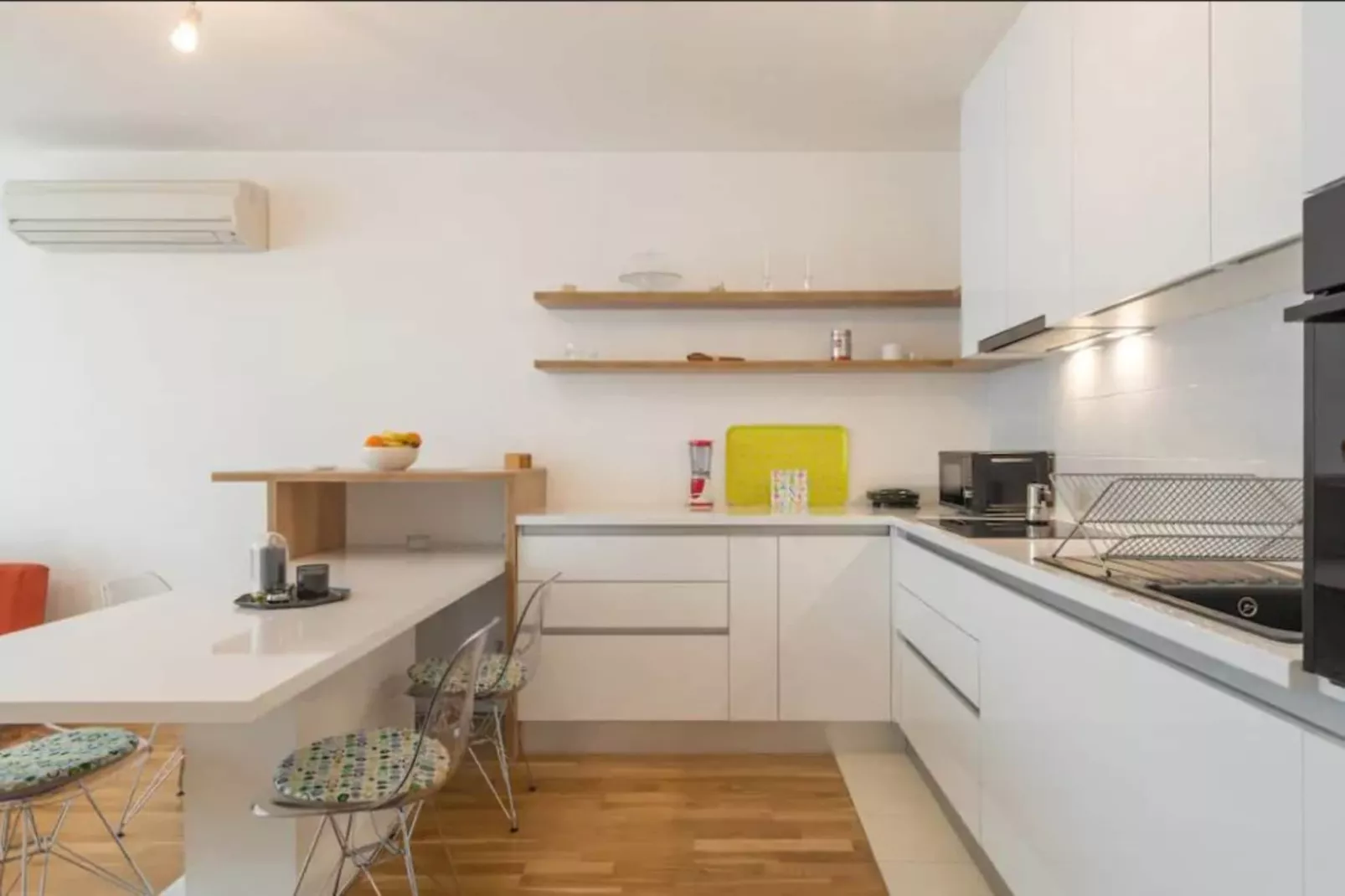 Apartment White Gardenia (ST) - One Bedroom Apartment with Balcony-Kitchen