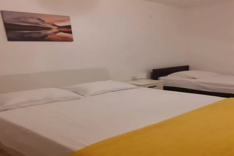 Apartments Seagull - Two Bedroom Apartment with Balcony (Grozdana)-Chambre