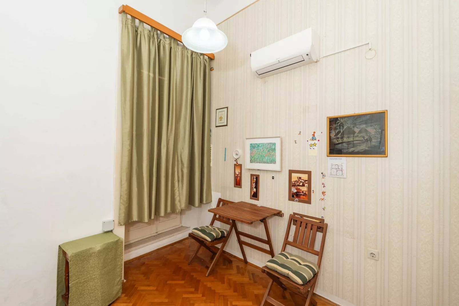 Two Stars Two Beds Downtown Apartment - One-Bedroom Apartment-Kitchen