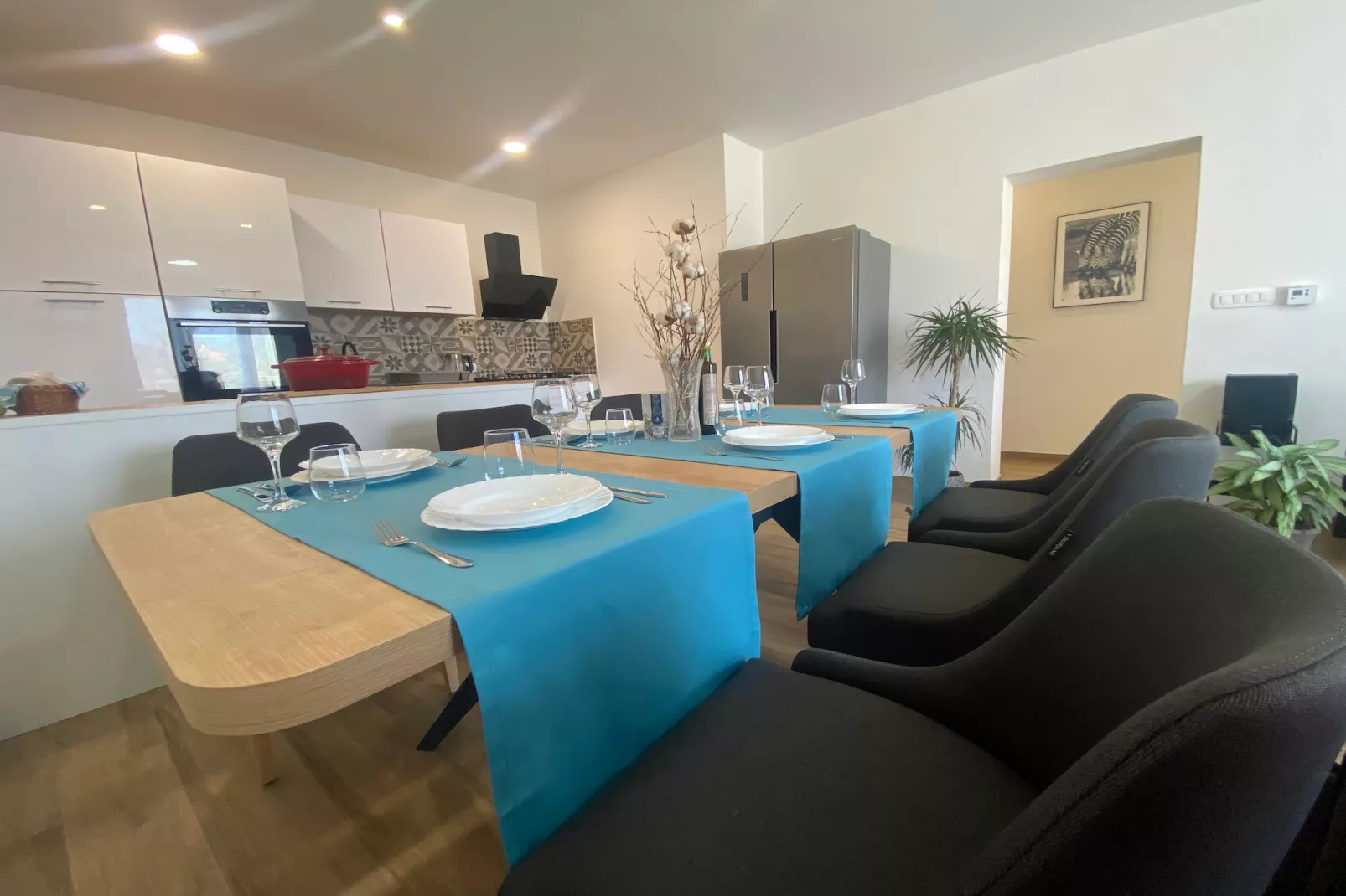 VERT Apartment - Two Bedroom Apartment with Terrace-Kitchen