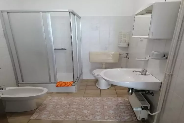 House Panorama - One Bedroom Apartment with Terrace and Sea View (Cezar)-Salle de bain