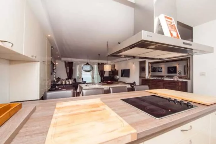 Apartment Vesna - Superior Three Bedroom Apartment with Balcony-Kitchen