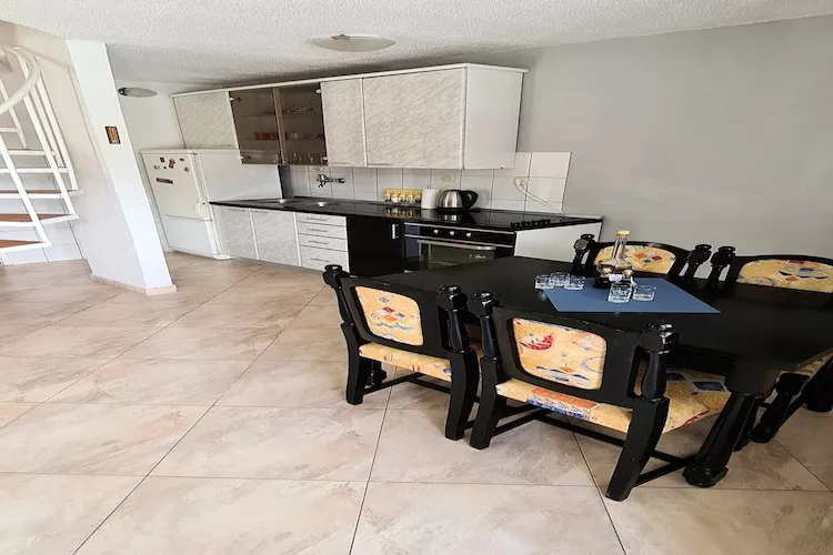 Holiday Home Gea - Three Bedroom Holiday Home with Terrace and Partial Sea View-Cuisine