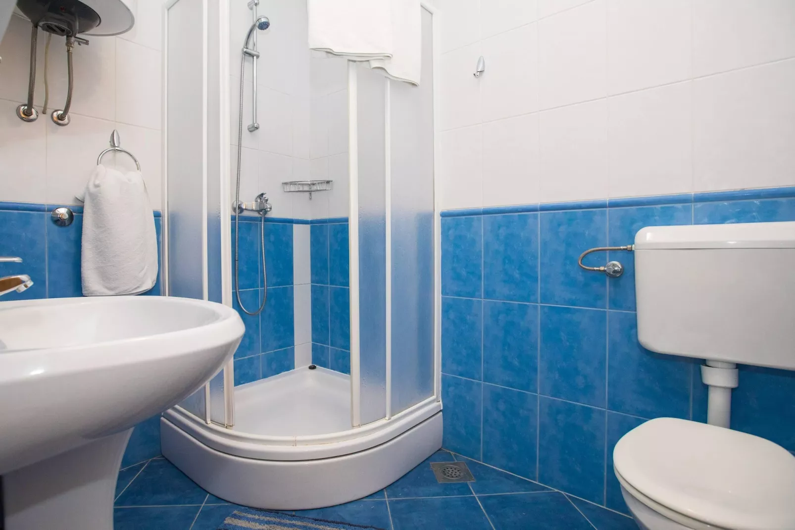 Apartments Vidak - One Bedroom Apartment with Terrace and Pool View - (A3)-Bathroom