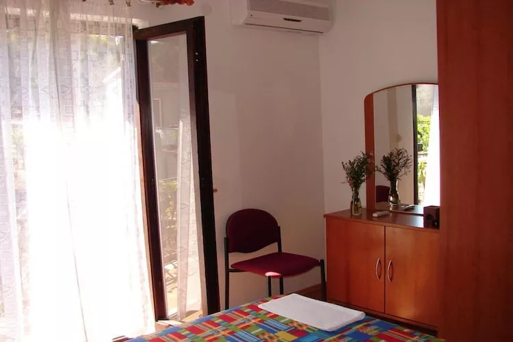 Apartments Magda - Duplex Three Bedroom Apartment with Balcony and Sea View (A1) - (ST)-Bedroom