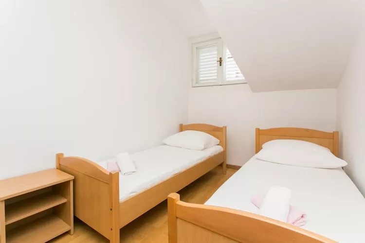 Apartment Sun - One-Bedroom Apartment-Schlafzimmer