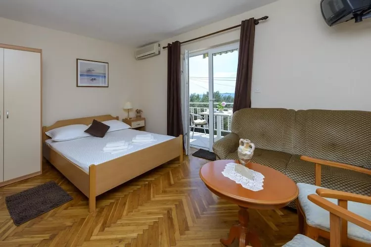 Apartments Botica- Studio Apartment with Balcony and Sea View-Indoor